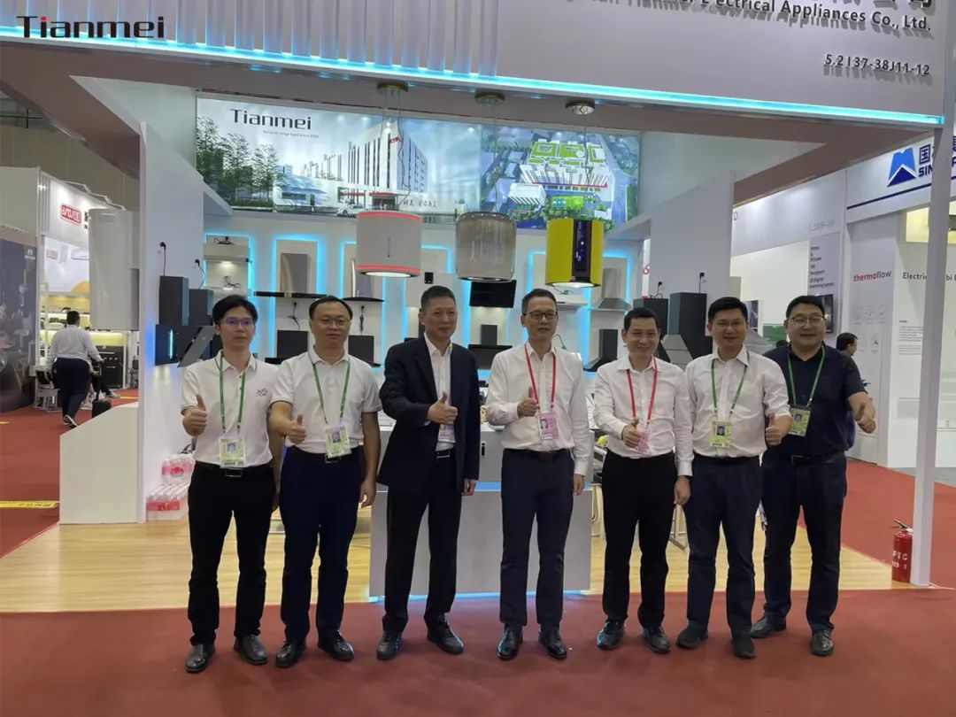 【Tianmei ●Great News】During the Canton Fair, Zhou Zuode, vice mayor of Zhongshan City, and other leaders visited our booth to guide the work